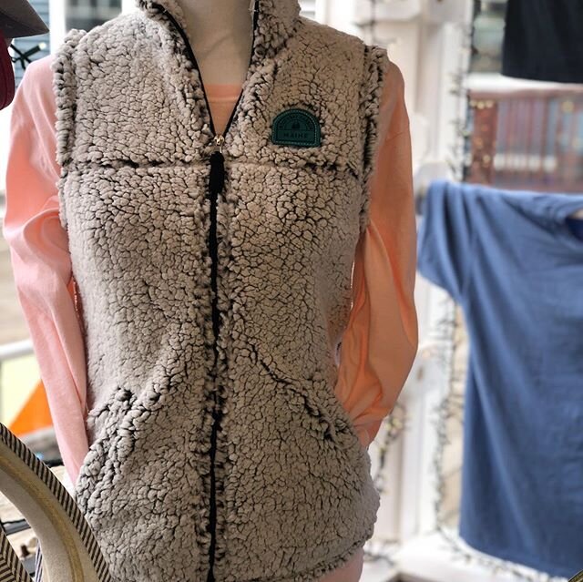 The Sherpa vest and blanket are in! Perfect for cool Maine summer nights. Great gift for recent graduates 🎓 #greatgiftideas #shoplocal #boothbayharbor #windjammeremporium #sherpablanket #sherpavest #lovethesherpa #summernights #keepcozy