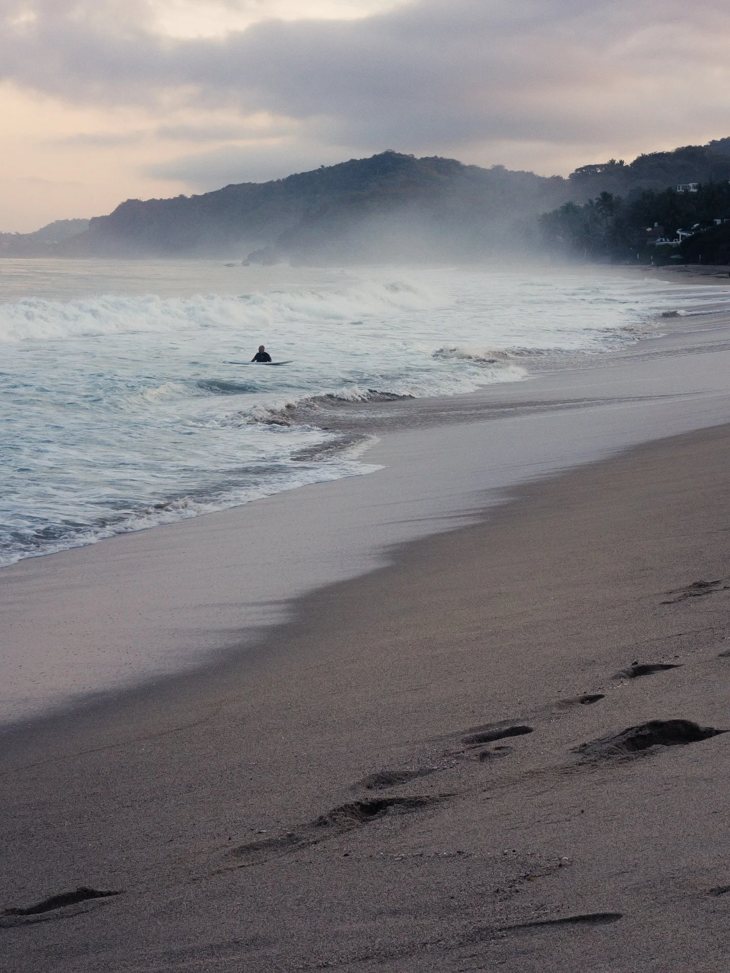 More morning like this feel necessary.
&bull;
&bull;
&bull;
&bull;
#sayulita #mexico🇲🇽 #vacation