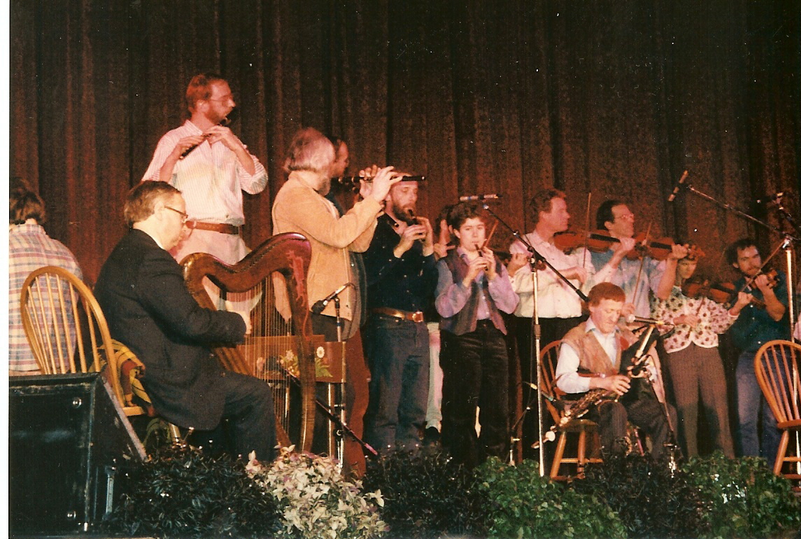 Musicians playing with the Chieftains at the Colonial ( __ = not known, or remembered) Gordon (back to audience) Derek Bell, __ Matt Molloy, Bill Thomas, __ Sarah Bauhan, Sean Keane, Paddy Moloney, Rodney Miller, Jane Orzechowski, Kerry Elkin.