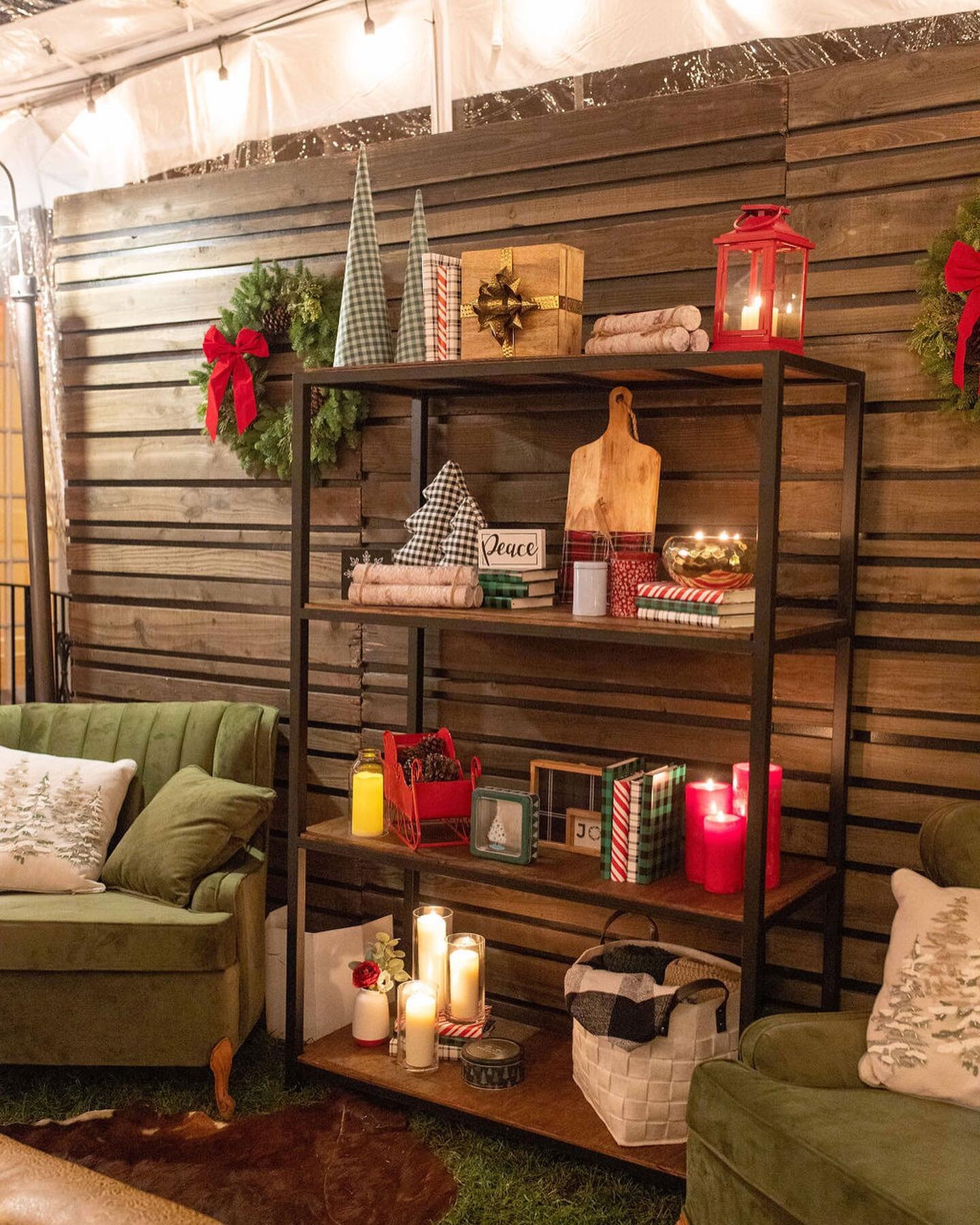 We believe details are what sets us apart and what makes a party special ✨🎄

Here we have a few detail shots of the holiday party we did on Friday where we transformed a backyard into a cozy lodge where guests enjoyed dinner, drinks, music, games, &