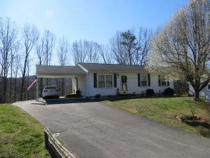 114 Falcon Ridge Rd Clifton Forge, VA 24422