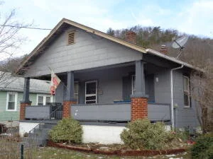 1504 W Jackson St Covington, VA 24426