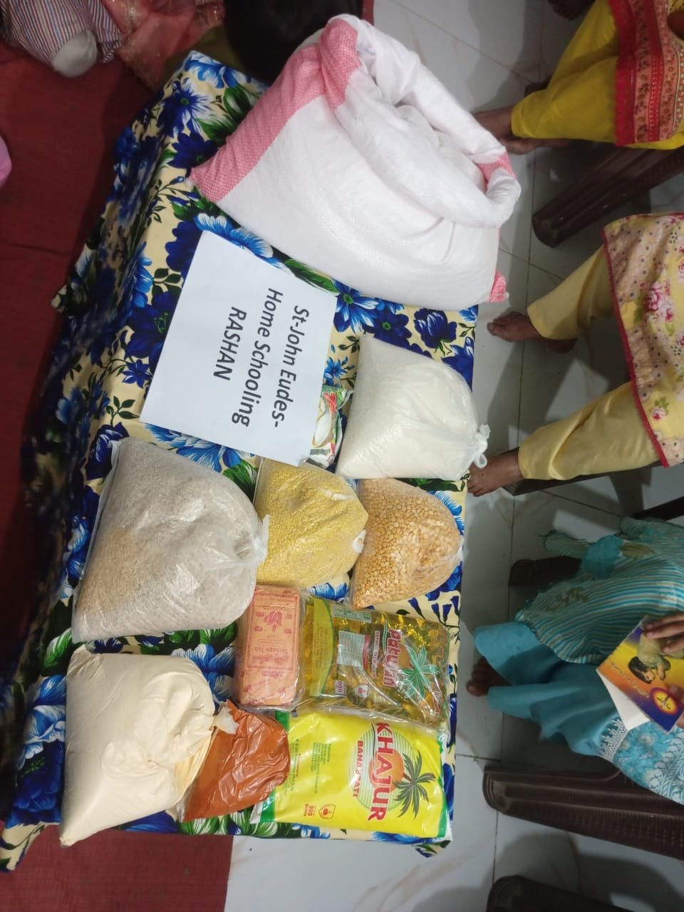 Distribuzione di generi alimentari e sostegno alle famiglie in Pakistan