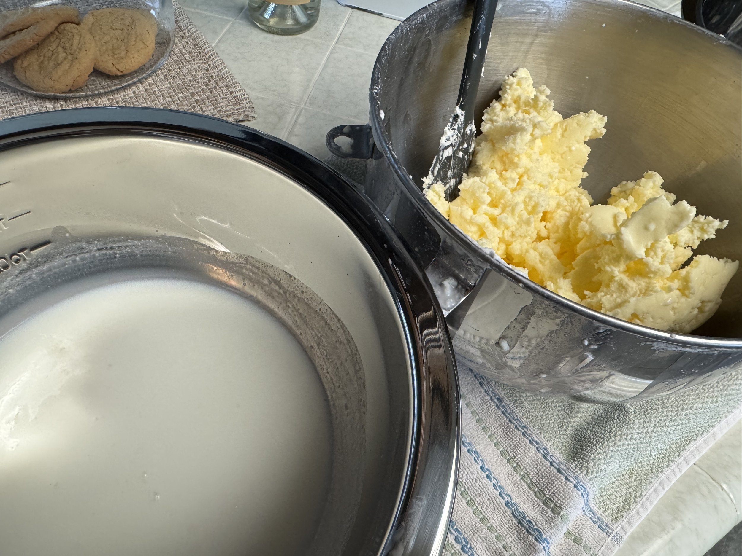 One bowl of buttermilk and one bowl of butter