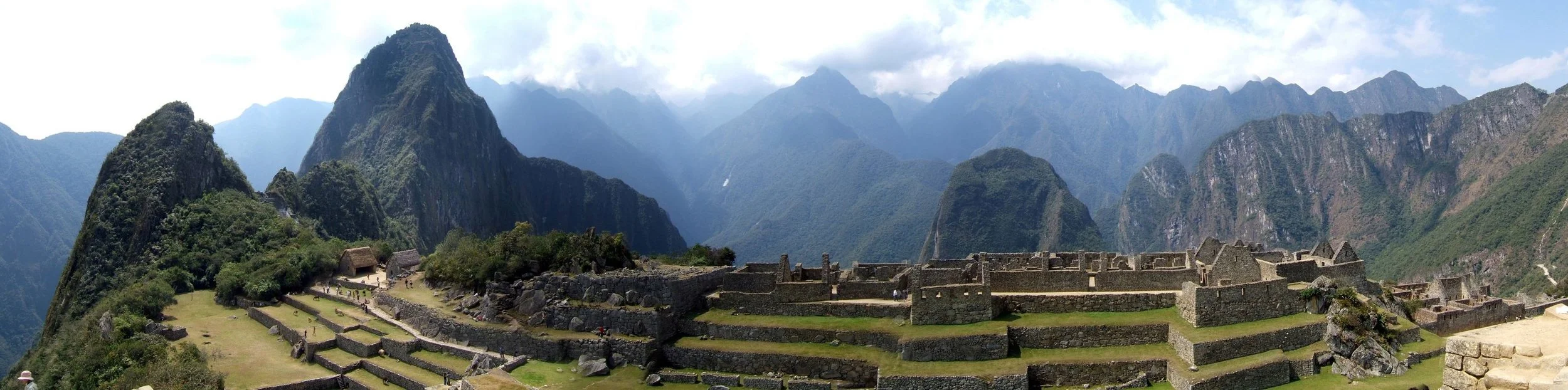 Macchu_picchu_panoramic.jpg