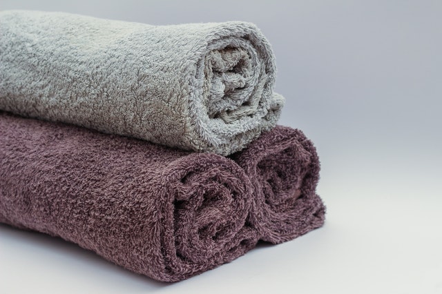 Staying warm is an important part of doing an enema at home. Enemas are very helpful as forms of detoxing. In this article, we show you how to safely do an enema at home.
