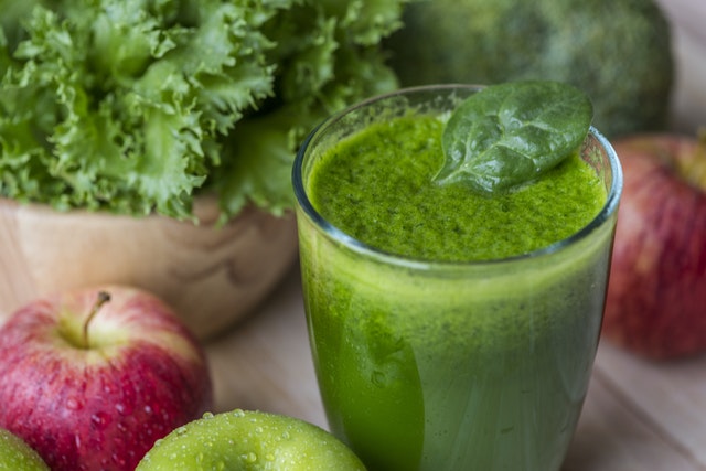 Juicing is a great way to detox your body and get the nutritional benefits of fruits and vegetables in a way that’s easy to consume and digest. It’s great if you’re on the GAPS Diet or not! How to detox with juices written by holistic healthcare practitioner and certified GAPS practitioner Amy Mihaly.