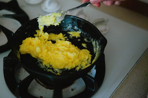 Scrambled-Eggs-How-To-Make-Scrambled-Eggs-Eggs-on-the-GAPS-Diet-GAPS-Protocol-Best-Scrambled-Eggs-Ever.jpeg