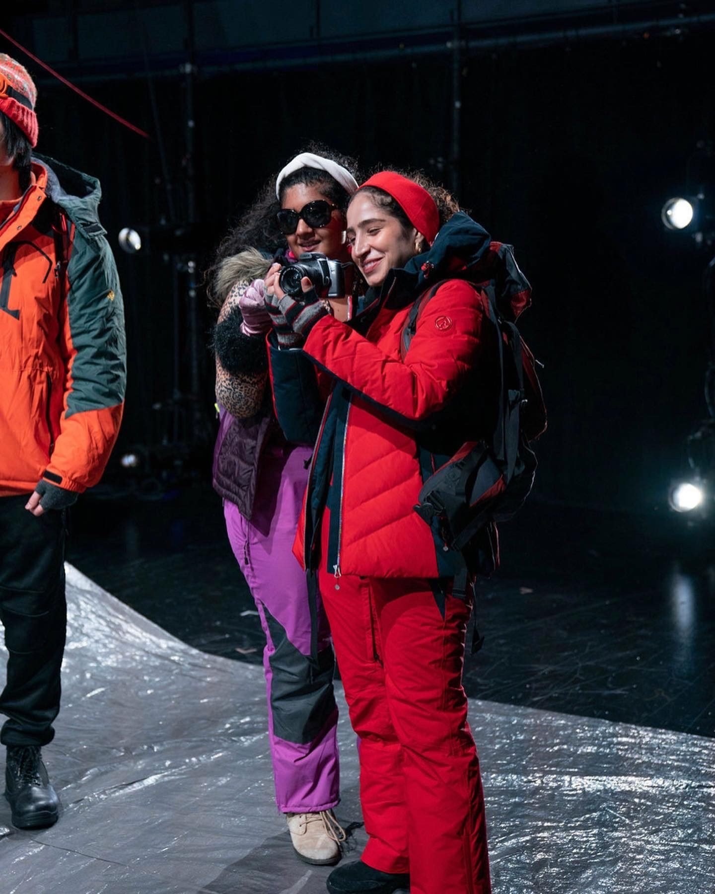 ssu-02-snowsuits-camera.jpg