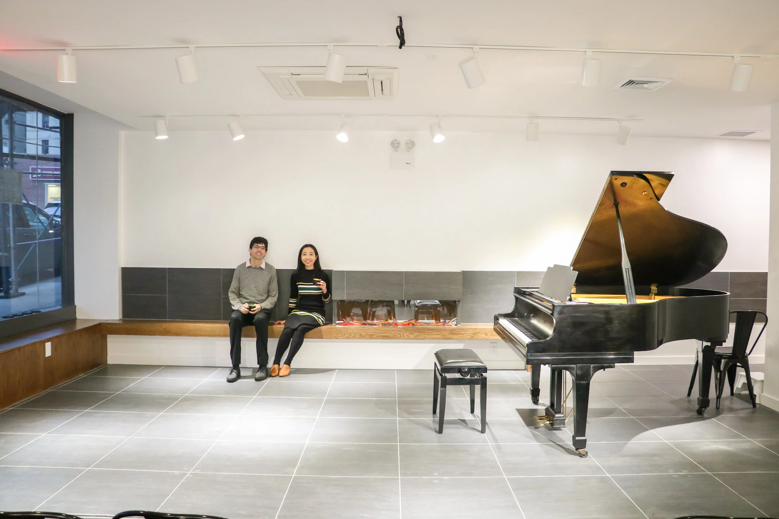gigi-gilsinan-fireplace-piano.JPEG