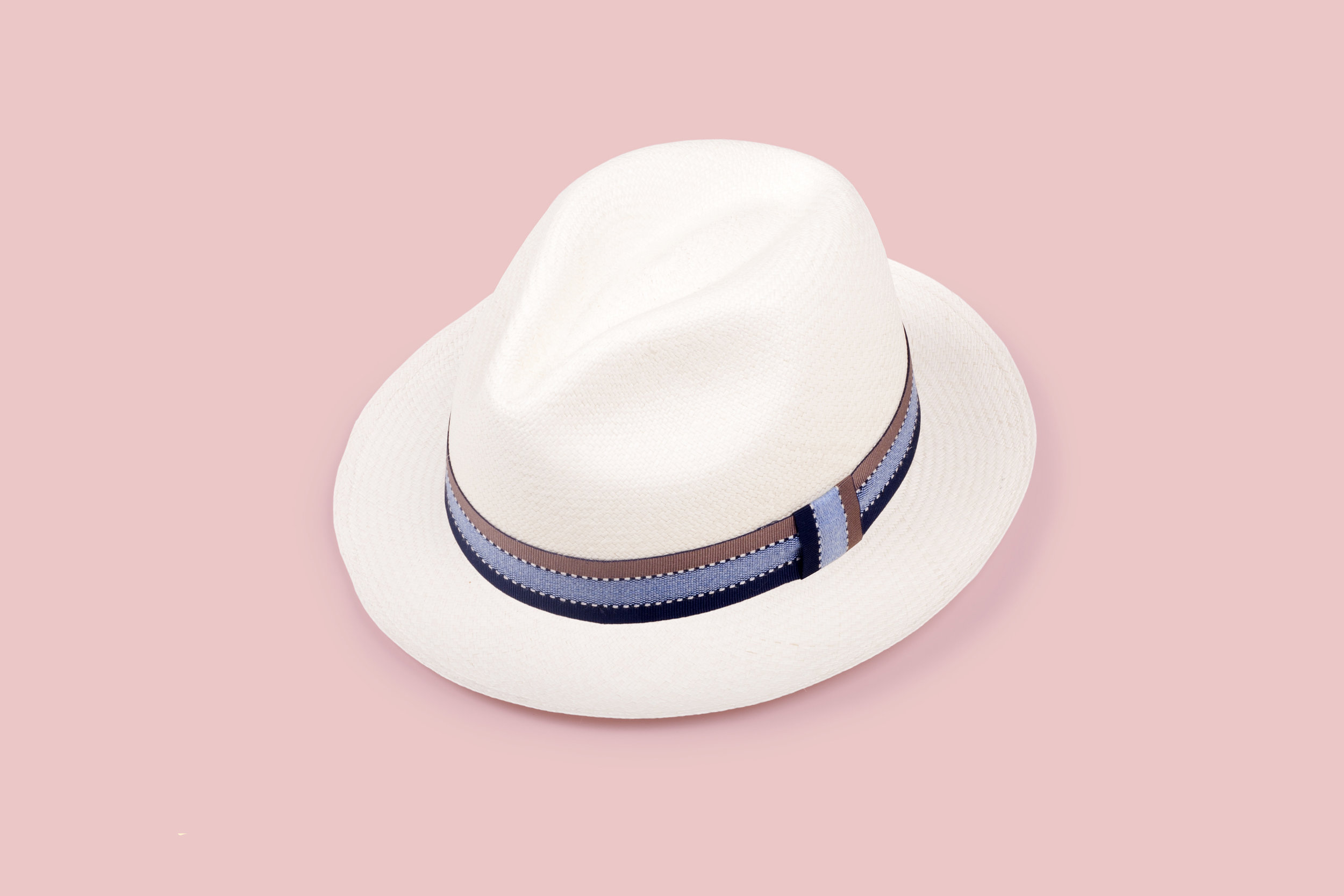 Top view elegancia tropical miami short brimmed white straw panama hat