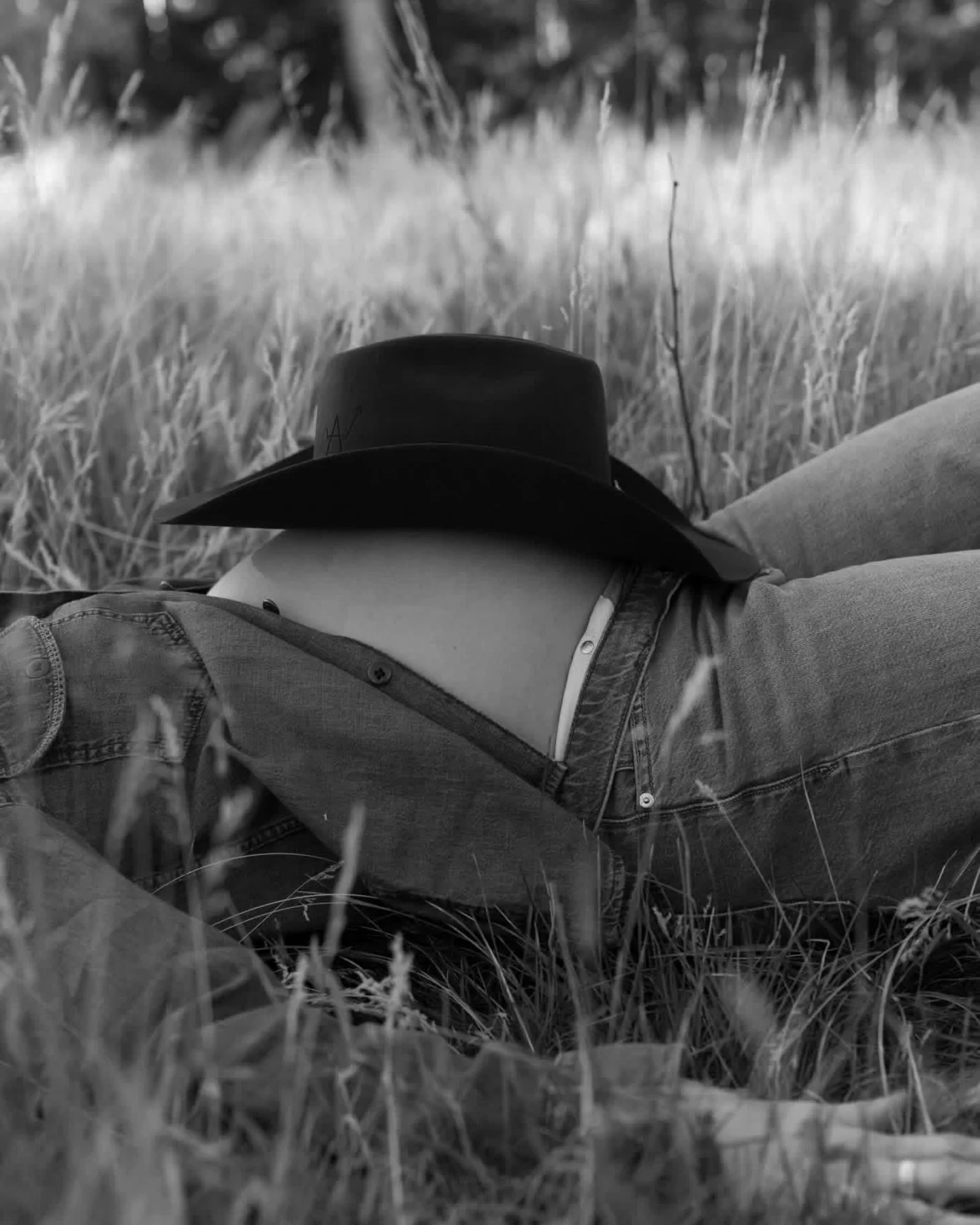 It&rsquo;s baby month for these two - I love these so much. Everything about this maternity session felt like a dream. The mountains and mama were glowing, the weather was showing off, the aspen leaves were perfect, the excitement and love Scotty + S