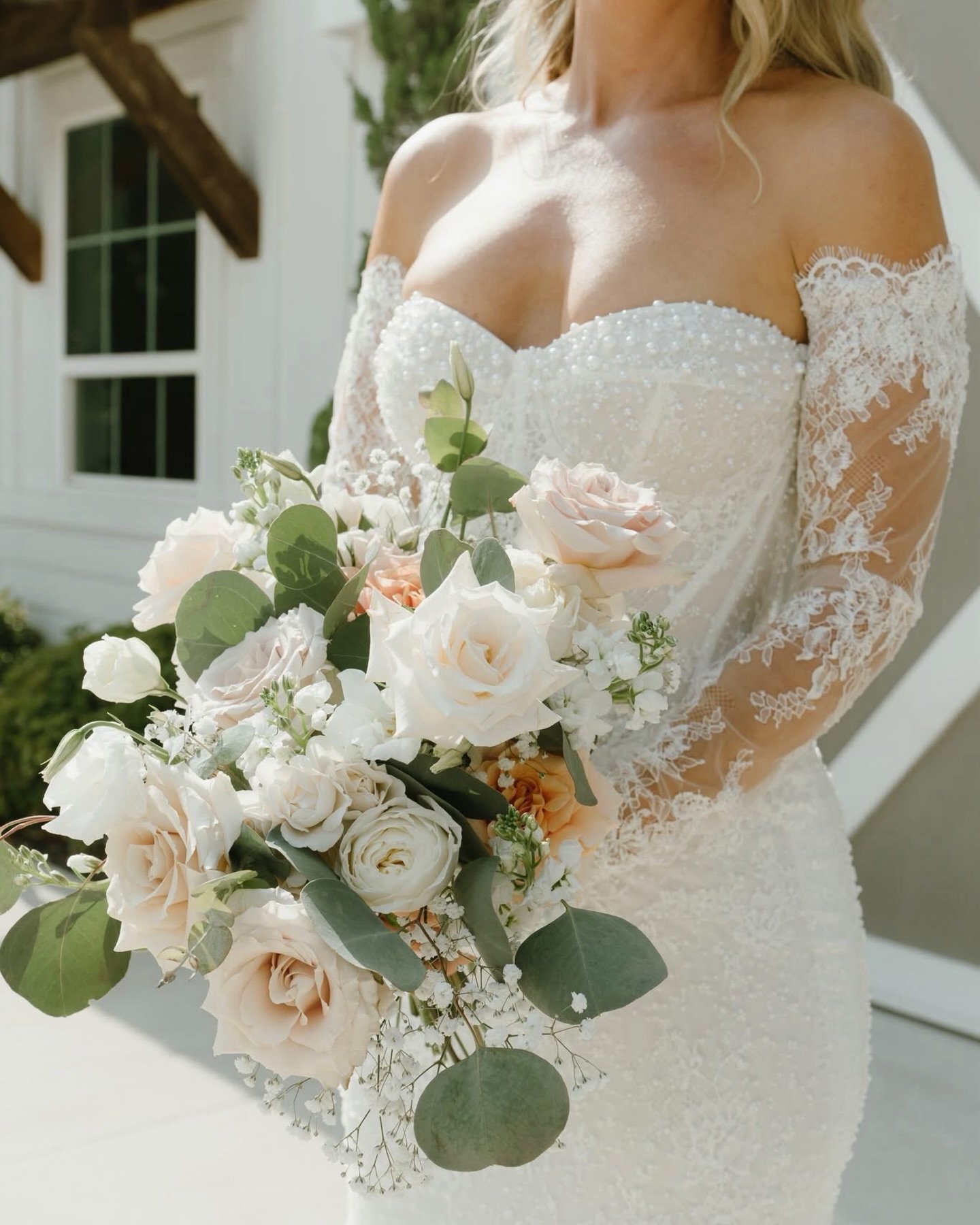 HALEY + CHRISTIAN - 05/08/2026 - the dreamiest day ever. 

Cheers to the newly wedded 🤍🥂 

venue: @tricklecreekeventcenter 
coordinator: @designed2perfection 
hair &amp; make up: @esperartistrytx 
photo &amp; video: @chelseahafnerphotography 
cake:
