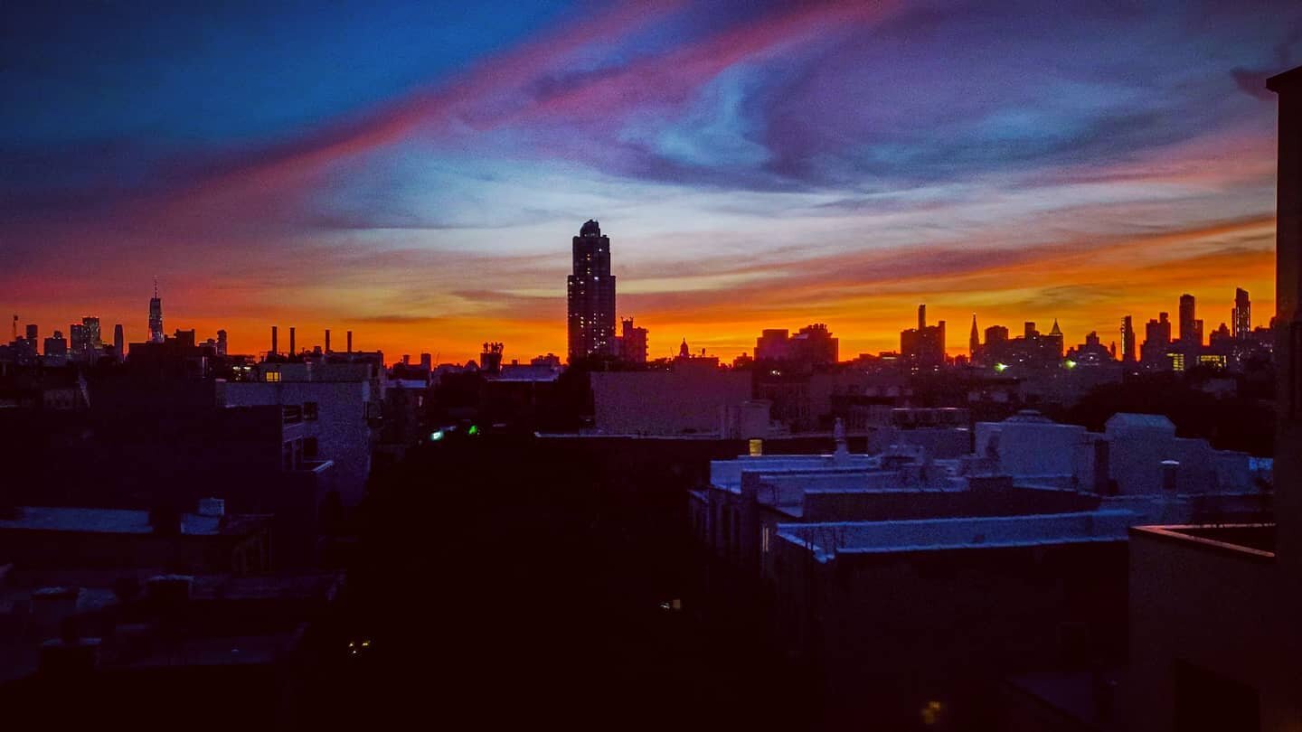 Someone watching over us or an omen of a storm on the horizon? Time will tell. Thankful for this beautiful sunset regardless. Thankful to share with my beautiful wife @grace_jiayicheng 

#nycphotography #brooklyn #nyc #sunset #greenpoint #vangogh #cl