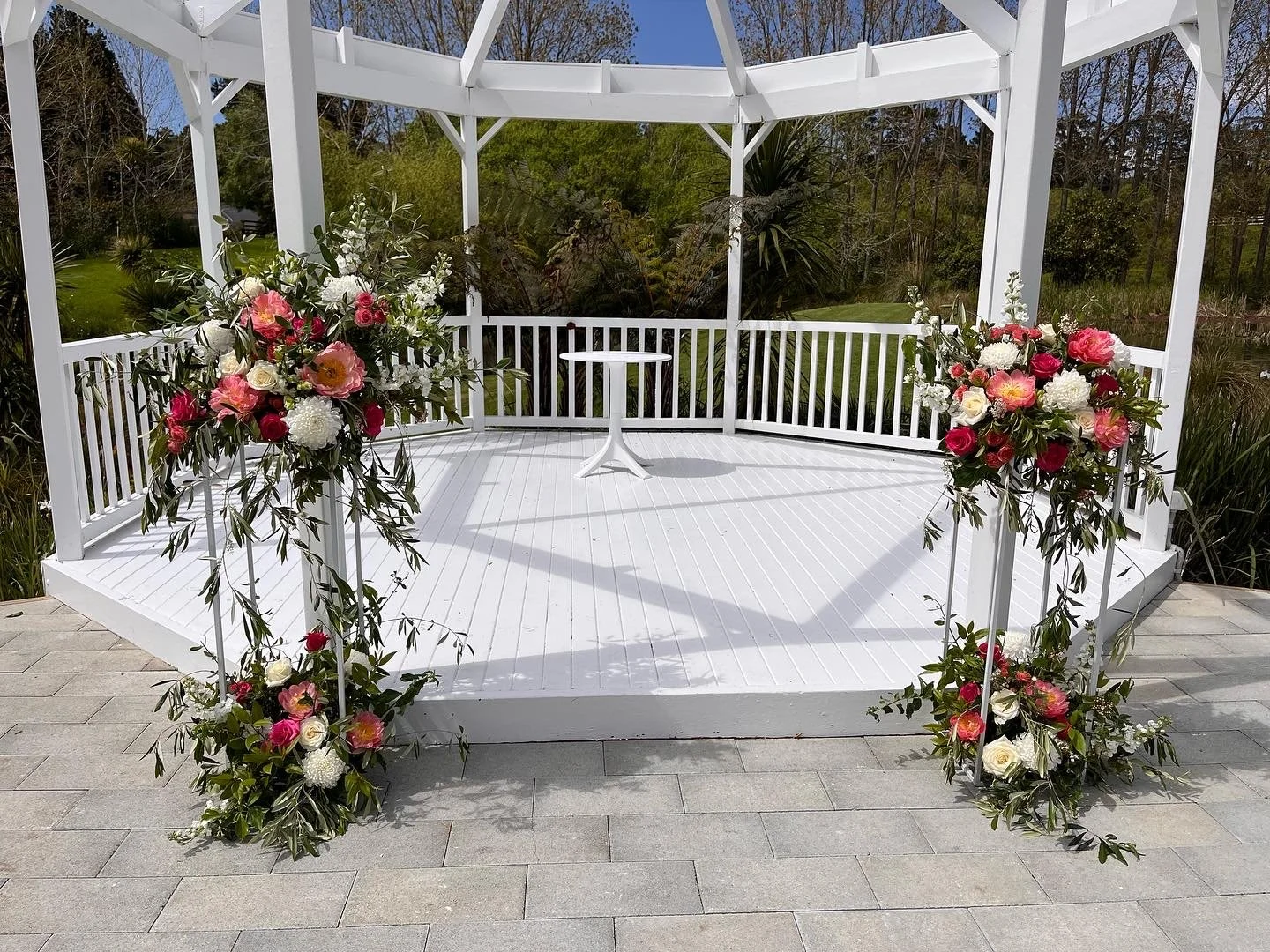 Arrangement Stands