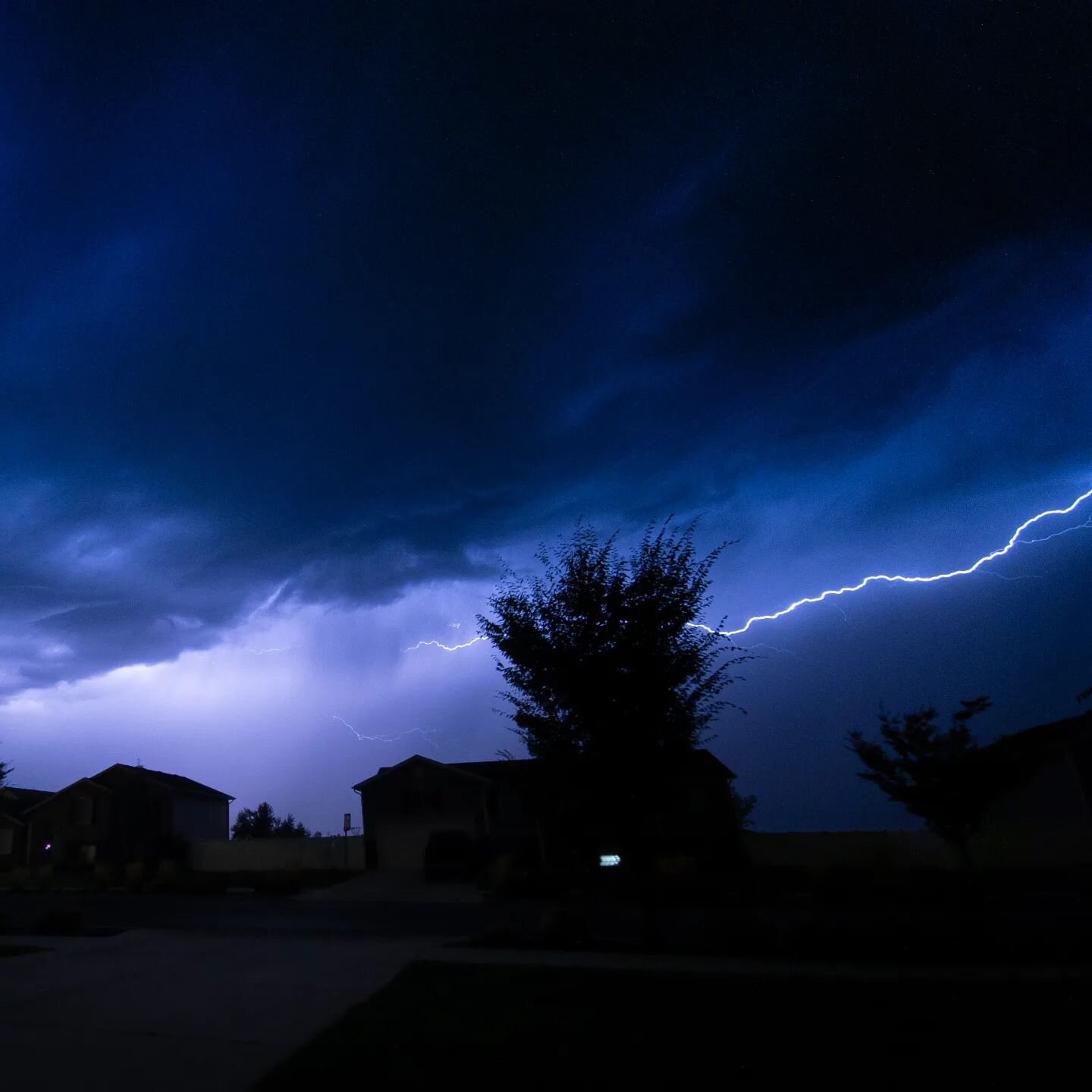 The #lightning tonight is pretty crazy!