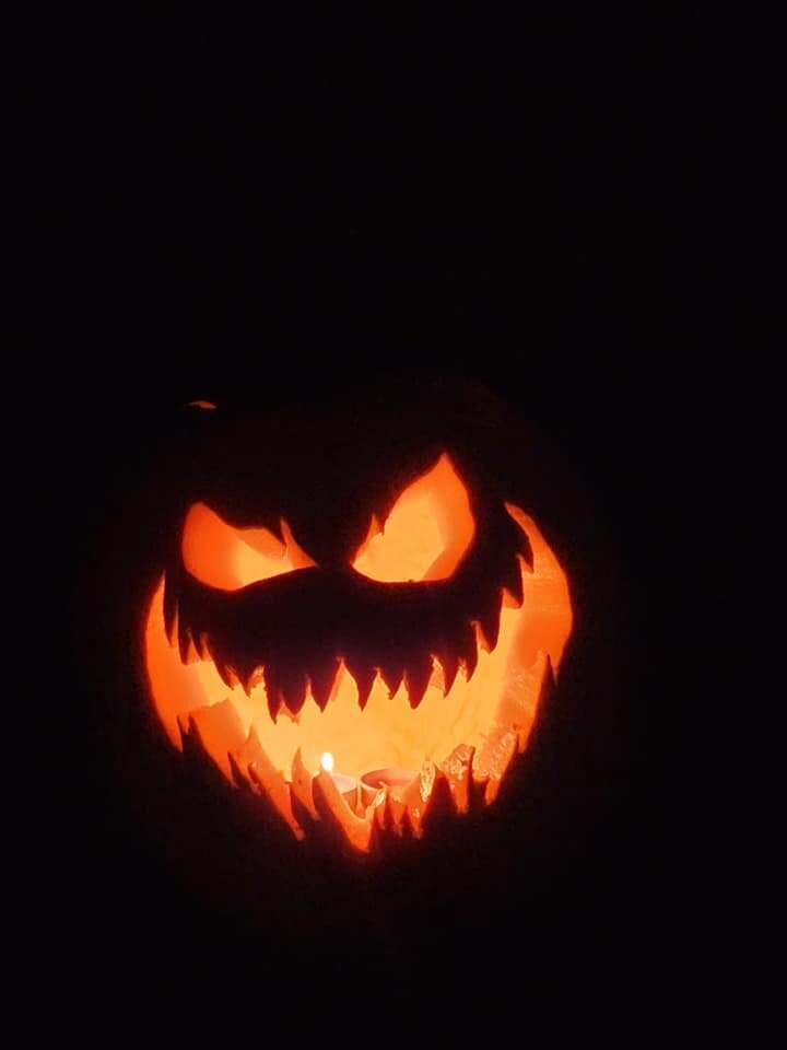 Pumpkin carved and ready to go!
