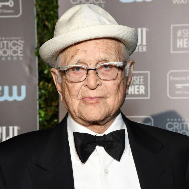 f182586bd31283372f08832f58e209d51a-norman-lear.2x.rsquare.w330.jpg