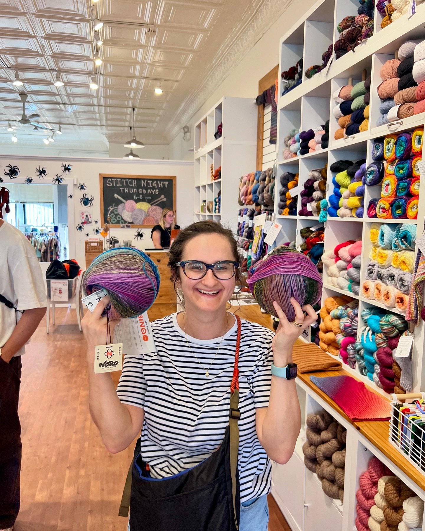 Spent the day doing awesome things with my mamita 😻 
we visited the awesome @knit1chicago and got some fun yarn! I love that this place is just down the street. 🧶✨💗