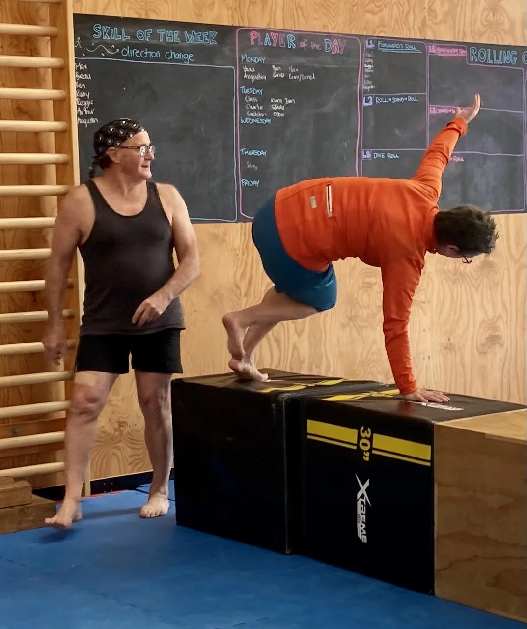 MovNat elements - tripod vault