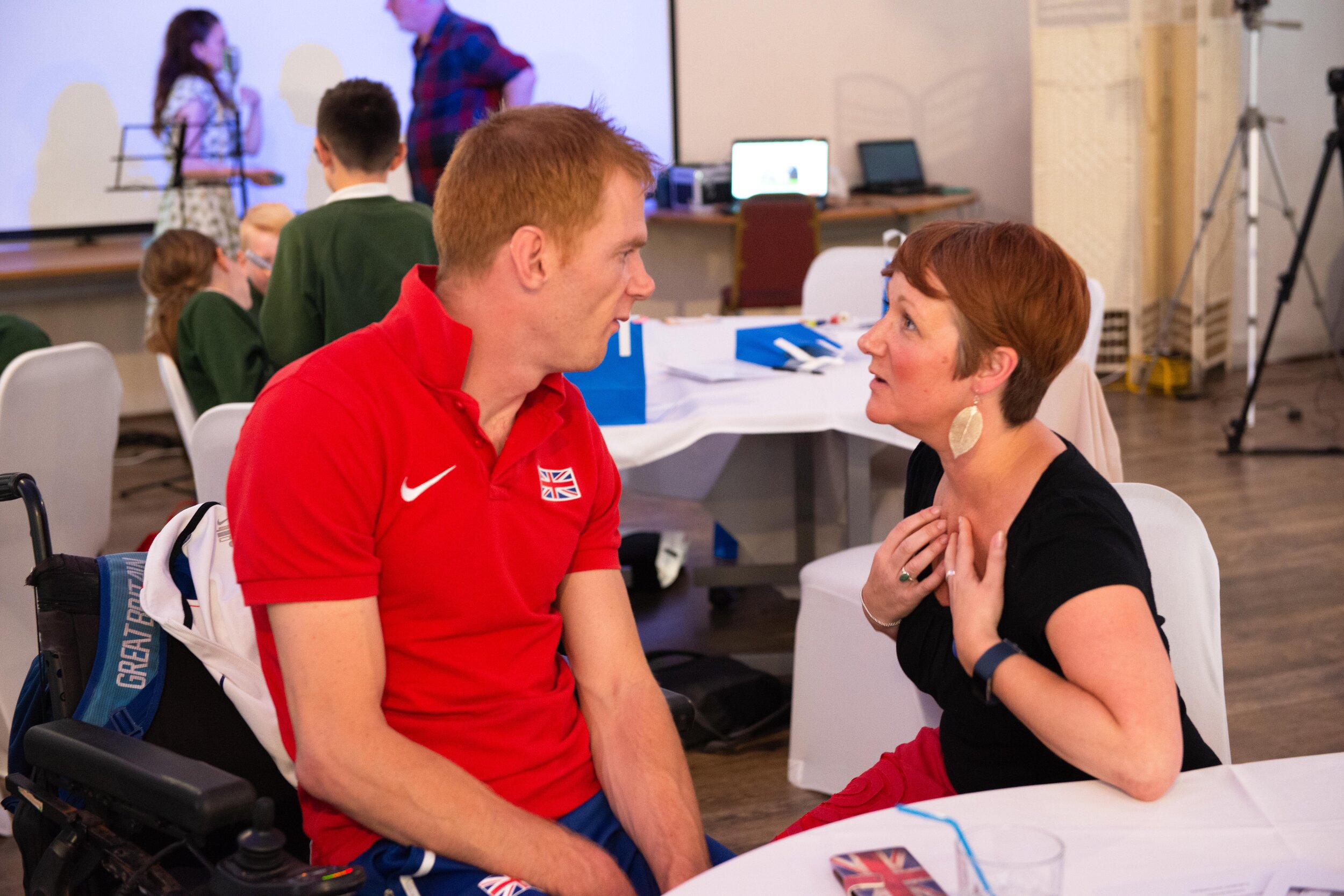 Katherine Lowe working with participants as Banyan Arts CIC.