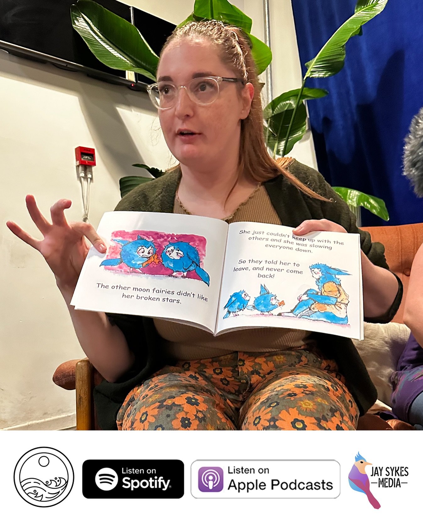 A new episode of the #ArtyParti #podcast is now available to enjoy - use the link in our bio, or listen wherever you get your podcasts 🎨🎉🎙️

At &lsquo;Show &amp; Tell&rsquo;, #artists &amp; #creatives of various disciplines are invited to &ldquo;s