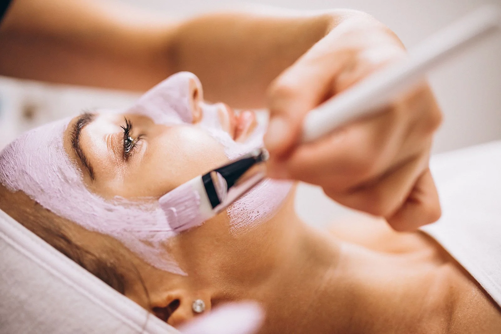 Revitalise Your Look: The Dos and Don’ts After Skin Care Treatments