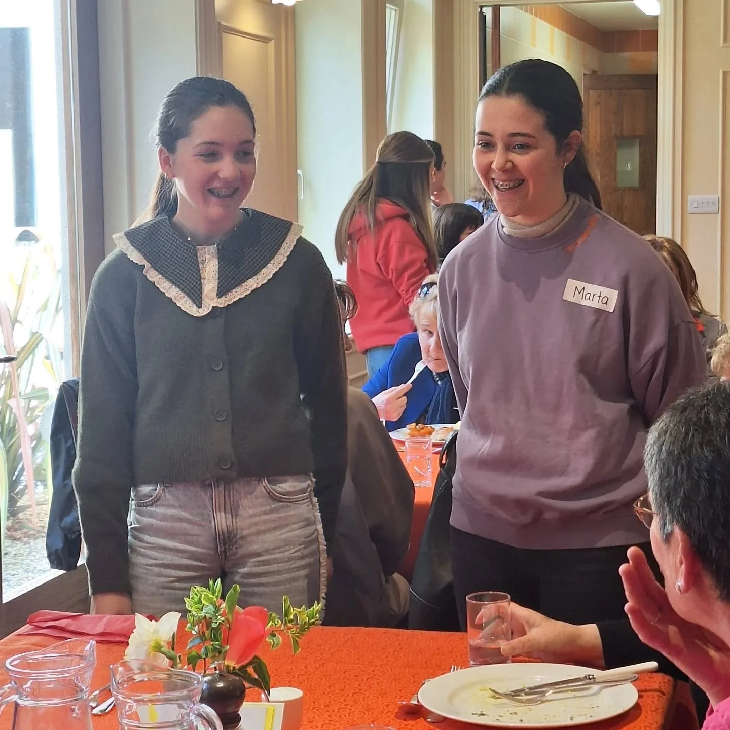 Art of Living Weekend &ndash; Part 2: Serving with Love 💛🍽️

After all the fun in the kitchen, the girls got to serve the delicious food and desserts they had prepared&mdash;with so much love.

They didn&rsquo;t just serve meals&mdash;they shared s