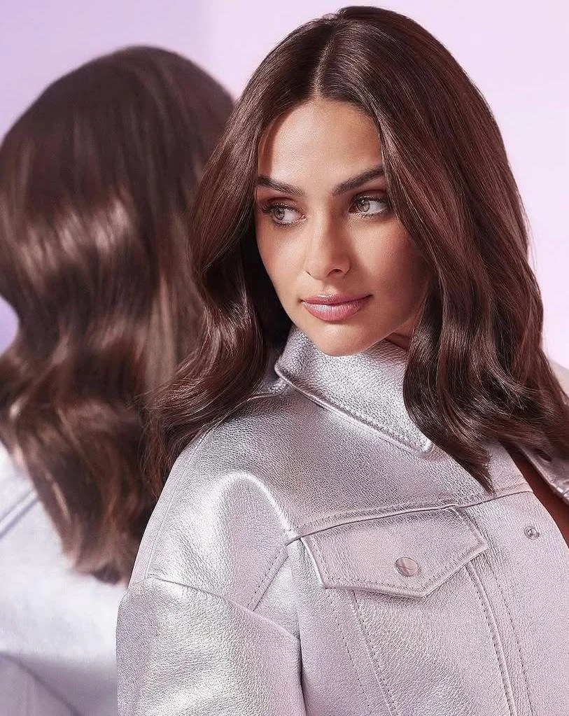 L'Oreal Glycolic Gloss Global Campaign Feat Renata Notni