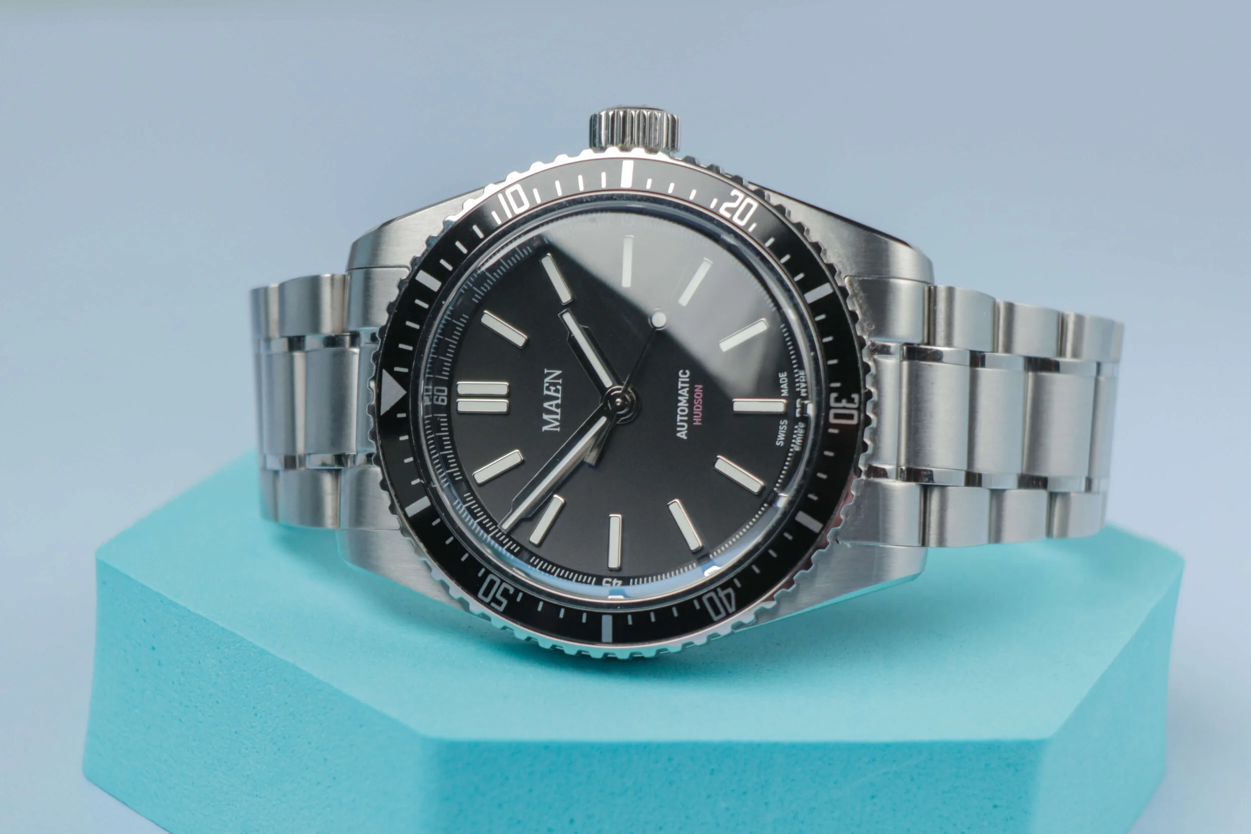 Maen Hudson MKIII 38 Review - We Need More Dive Watches Like This 