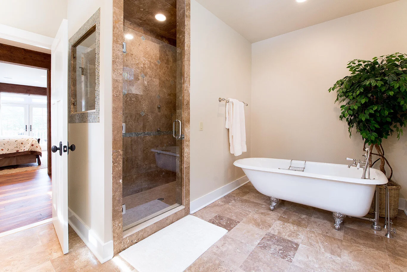 Lodge in Kenoza Lake Estates