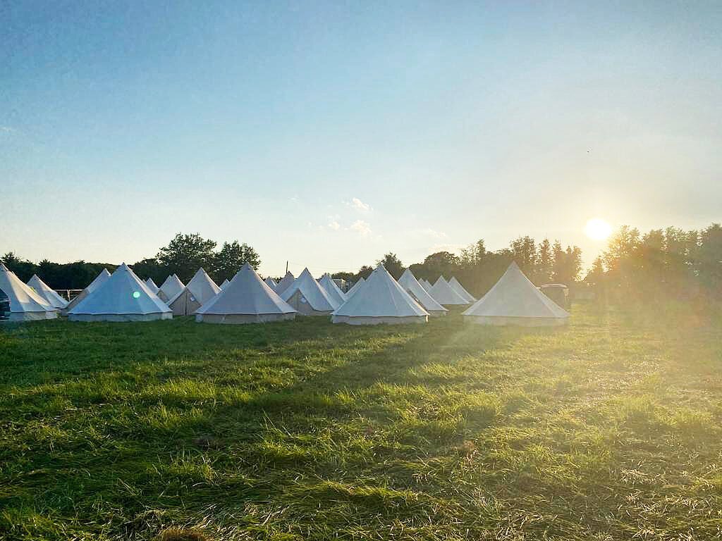 Now there&rsquo;s a view we&rsquo;ve missed! @standoncalling 😍 🏕 🌅
