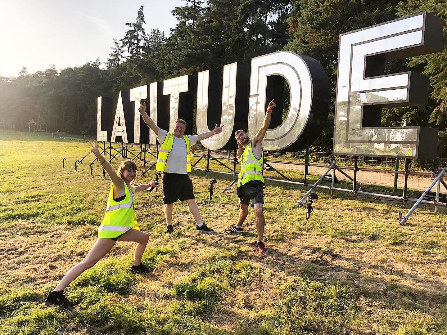 Stretching those legs after a long car ride up to sunny Suffolk! 

Find us in Latitude Luxury this weekend, featuring our friends at @donnellysrestaurant 🍽🍾☀️
