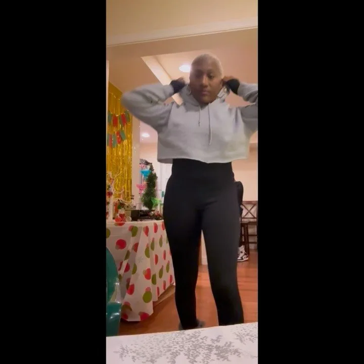 Vic, please!!! 😩😂😂😂 I developed two left feet about 10 years ago. Don&rsquo;t ask me why you never see me doing Tik Tok dance videos 😩😭 I will just make up my own moves&hellip; in my own world&hellip; 🤣 #CousinsNight

Just haha&rsquo;ing my wa