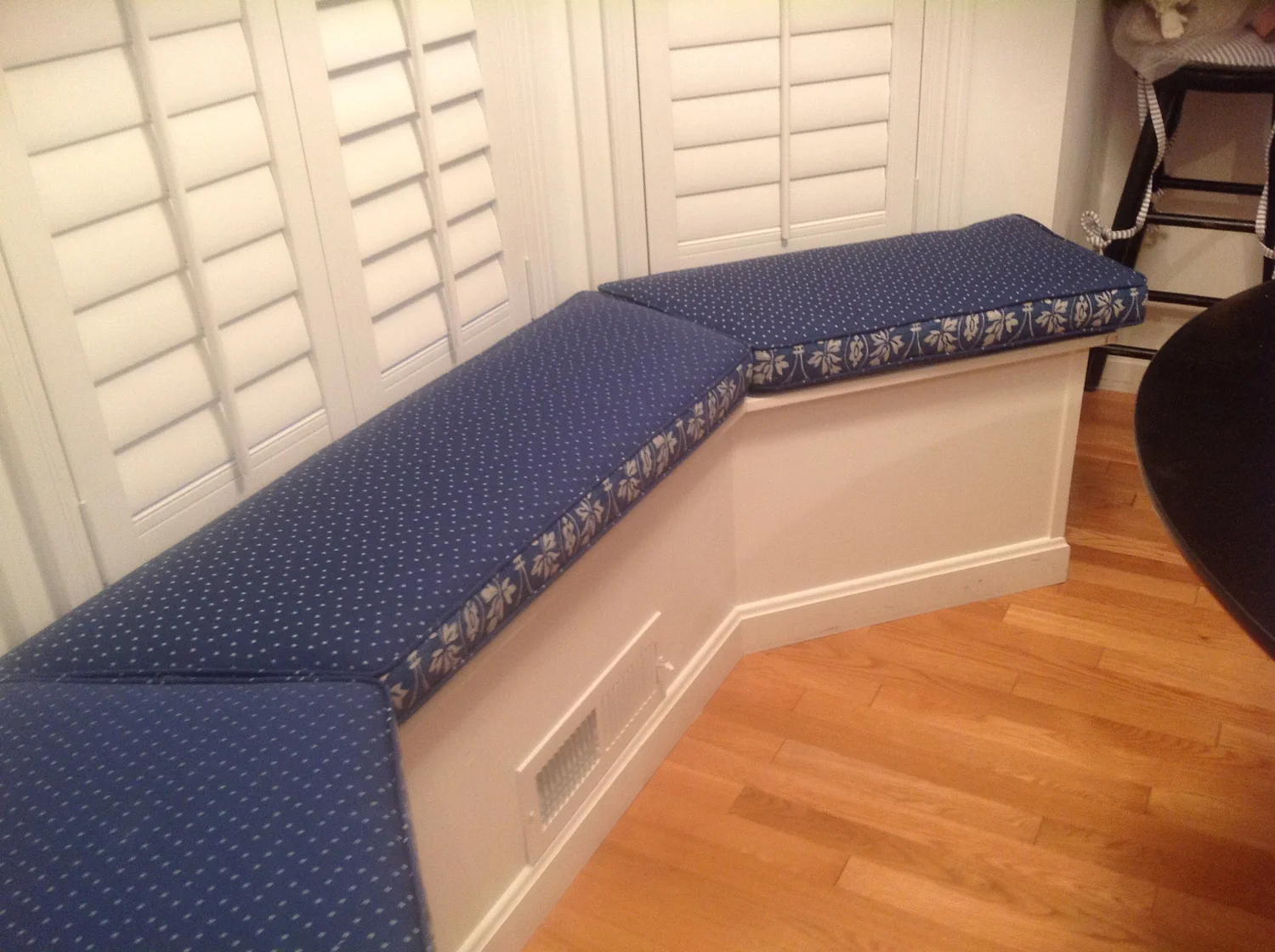 custom-workroom-soft-furnishings-custom-cushions-window-coverings-Boston-Massachusetts-Carmel-Valley-california-2.jpg