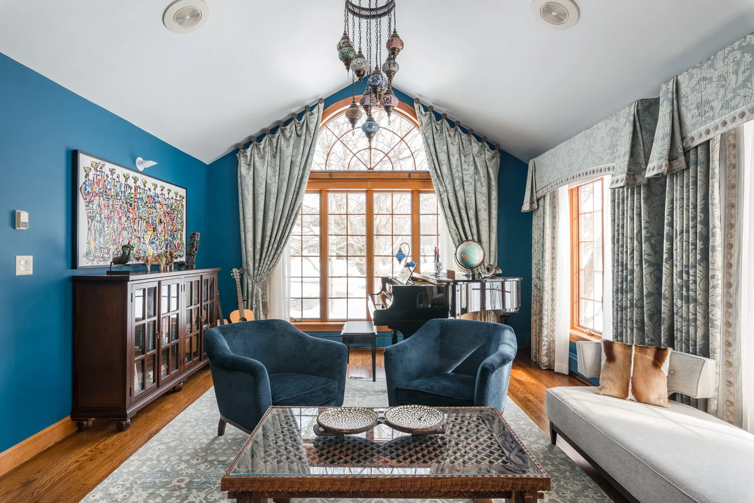 custom-workroom-soft-furnishings-custom-drapery-window-coverings-Boston-Massachusetts-Carmel-Valley-california-13.jpg