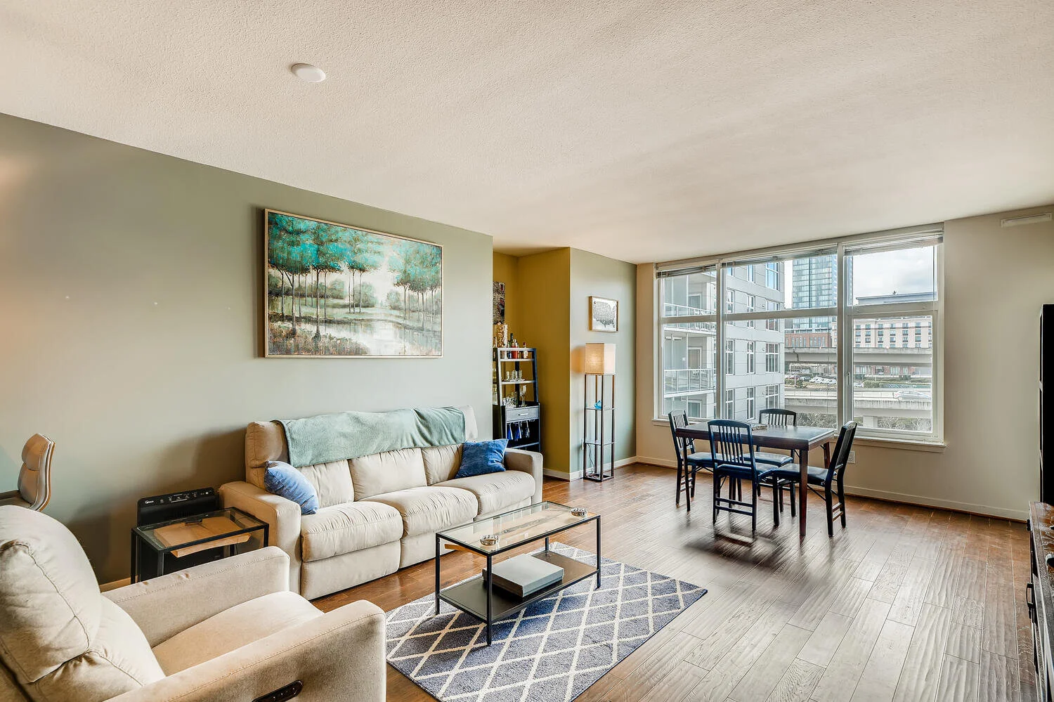 1515 Dock Street Tacoma WA-large-005-004-Living Room-1500x1000-72dpi.jpg