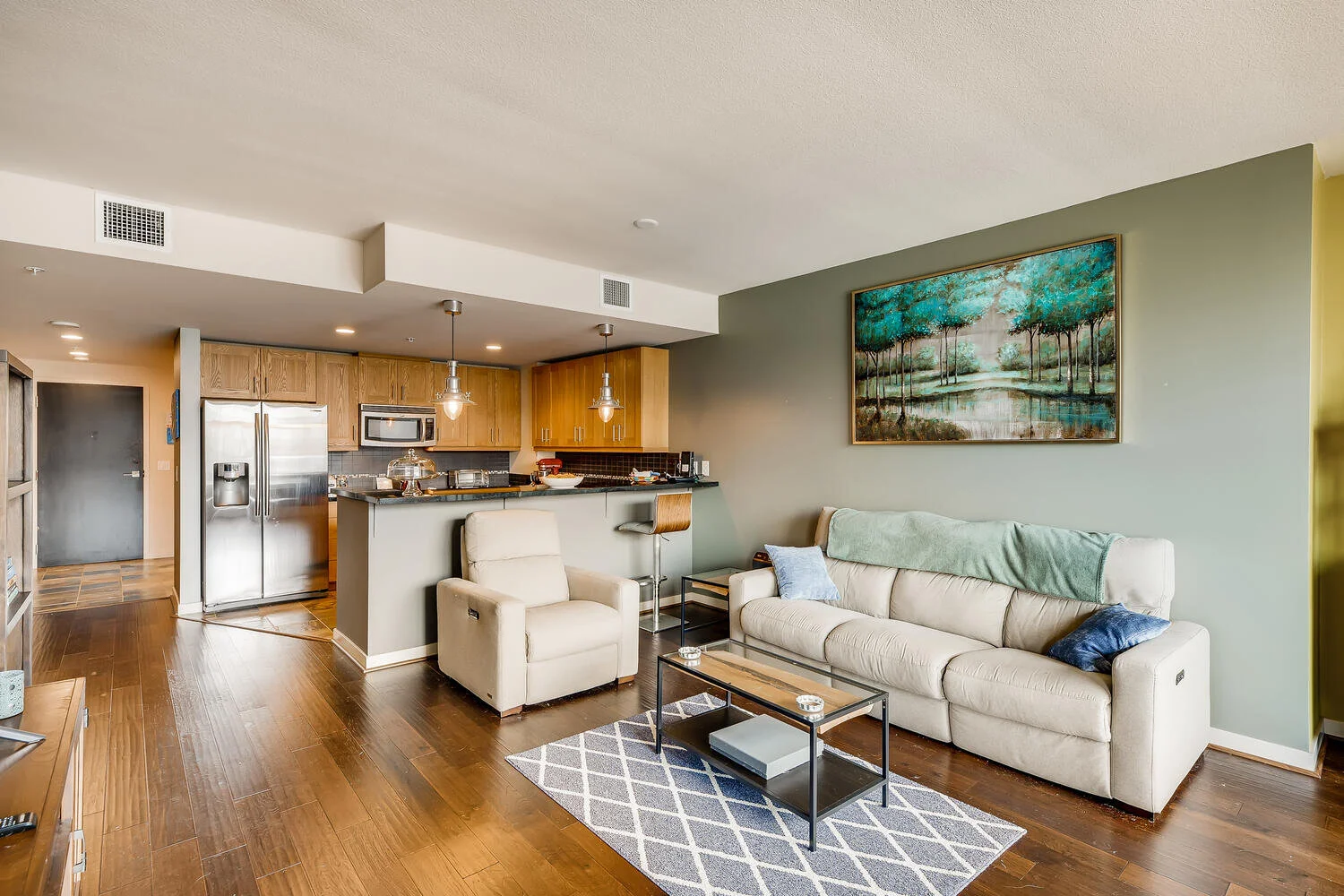 1515 Dock Street Tacoma WA-large-006-007-Living Room-1500x1000-72dpi.jpg