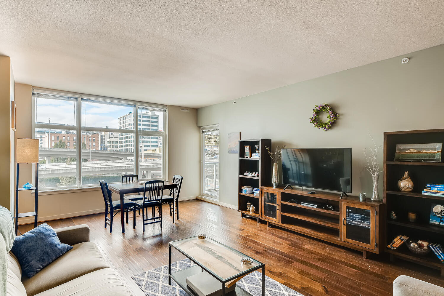 1515 Dock Street Tacoma WA-large-008-005-Living Room-1500x1000-72dpi.jpg