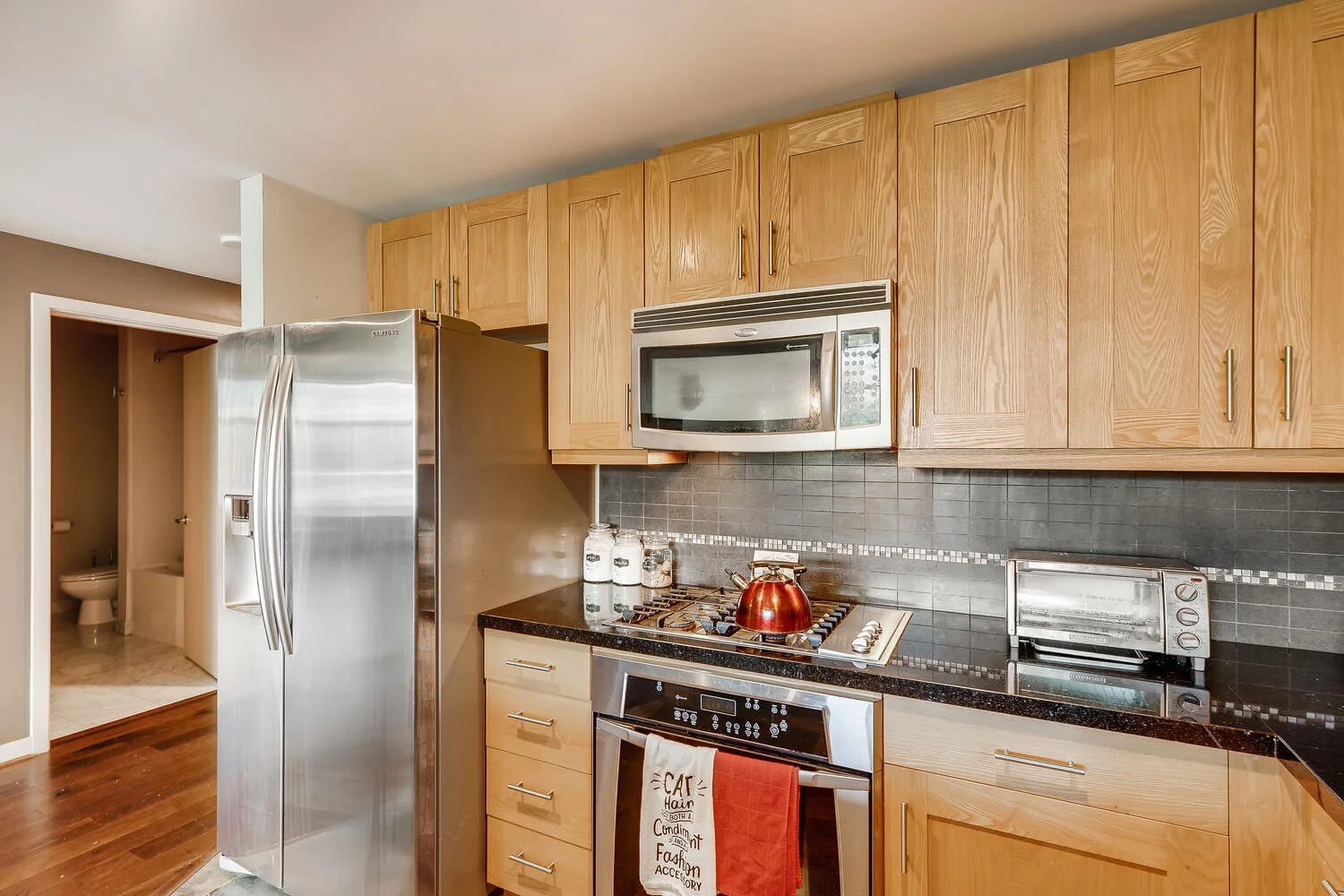 1515 Dock Street Tacoma WA-large-010-008-Kitchen-1500x1000-72dpi.jpg