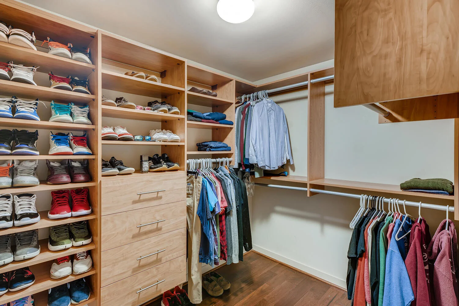 1515 Dock Street Tacoma WA-large-017-020-Primary Bedroom Closet-1500x1000-72dpi.jpg