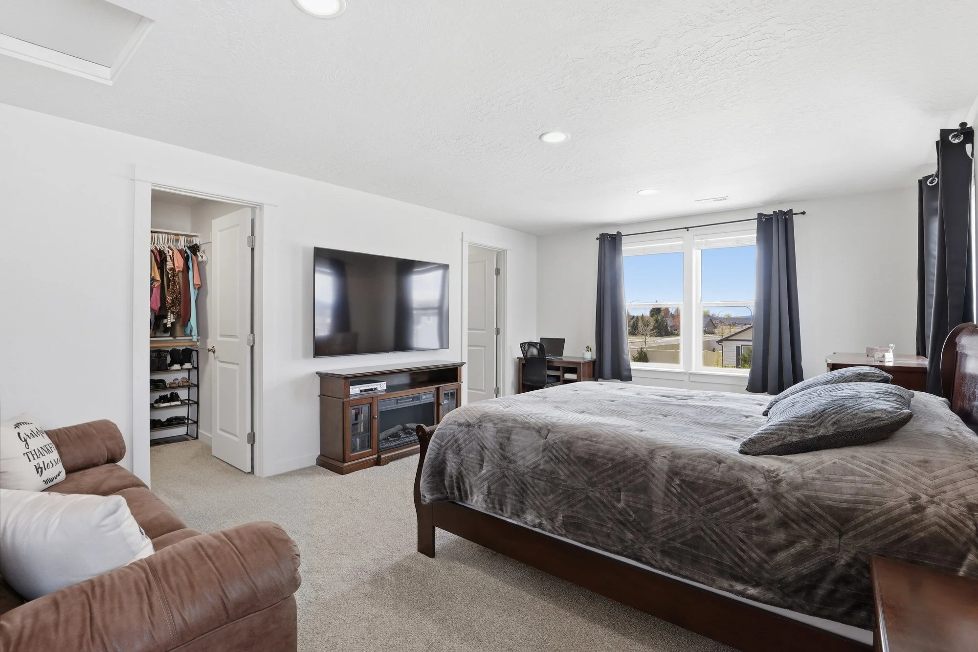 18_4495 may ella loop.jpg