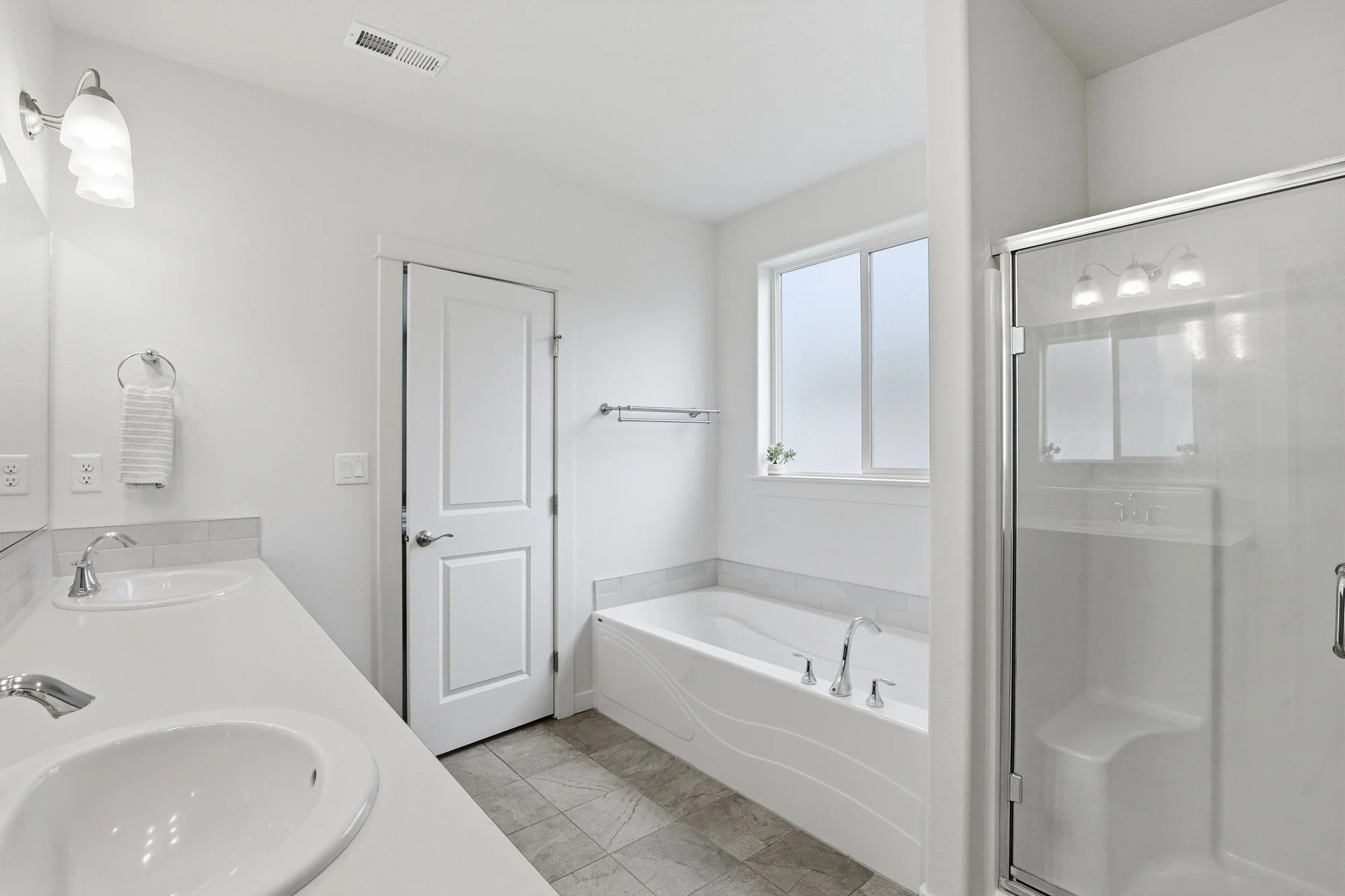 21_4495 may ella loop.jpg