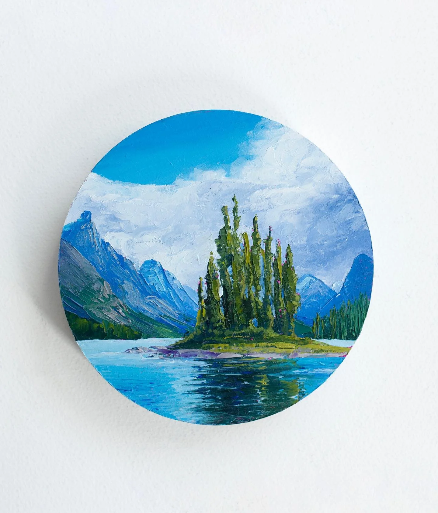 Minis are something I never get tired of creating. Swipe to see some closer up details of this 6&rdquo; painting. 

Available tomorrow - make sure you&rsquo;re on my Collector&rsquo;s List if you want early access at 9am mountain time. (Sign up via m