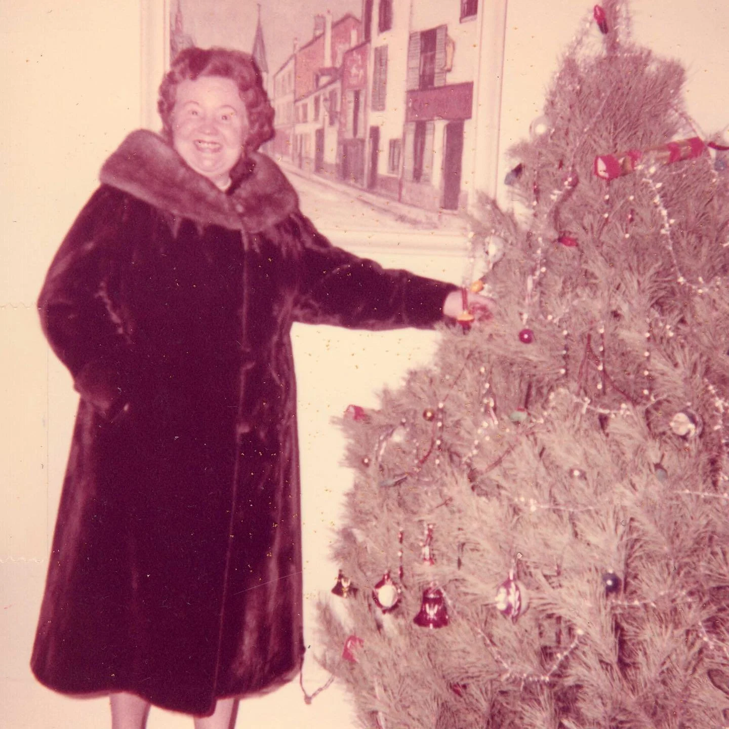 INCOMPLETE ENCYCLOPEDIA OF TOUCH - Touching Christmas Trees @erik.kessels @kareldemulder.be @thomas_sauvin #vernacularphotography #photobook #christmas #christmastree