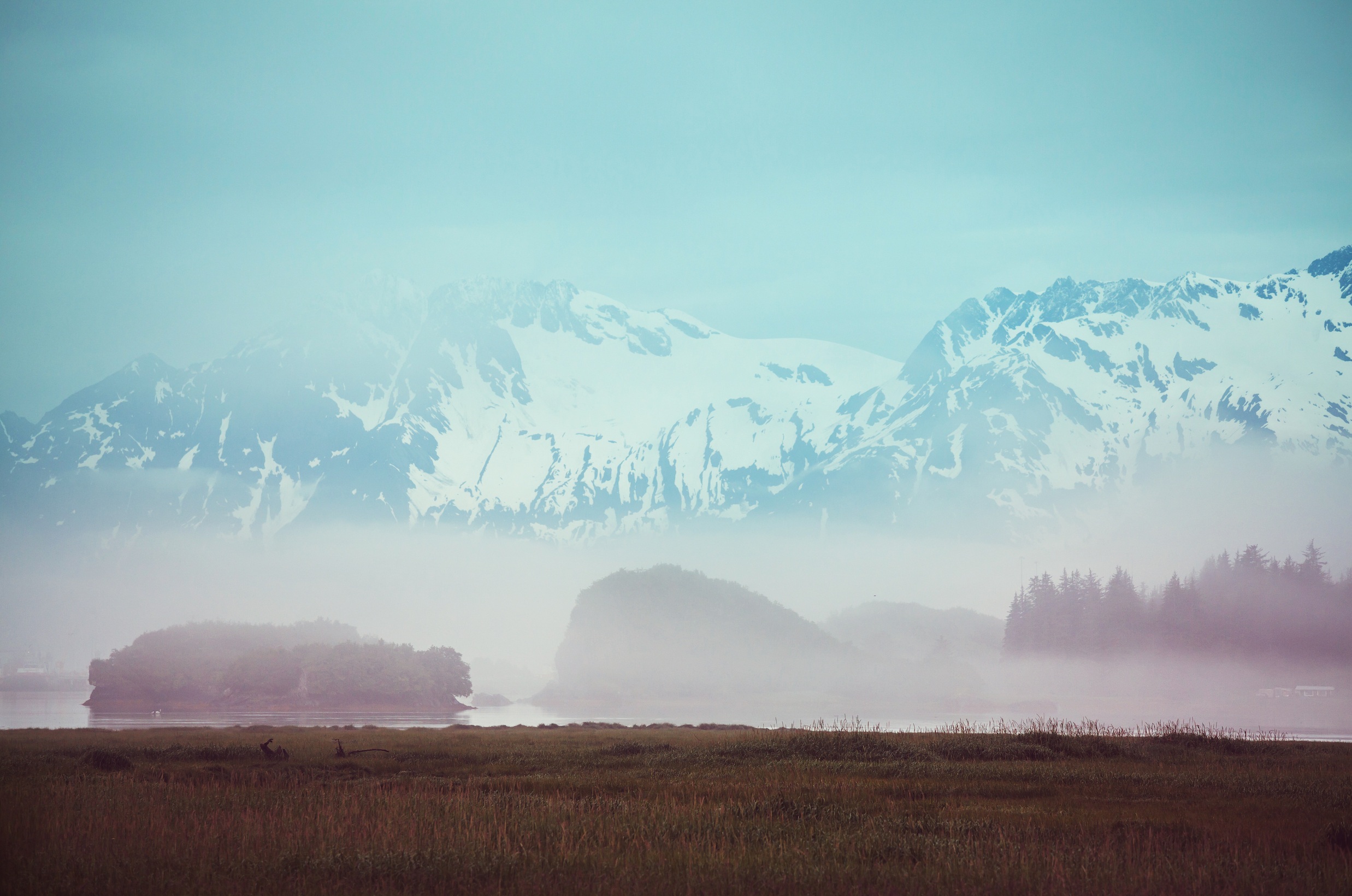 mountains-in-alaska-GMNTW7V.jpg