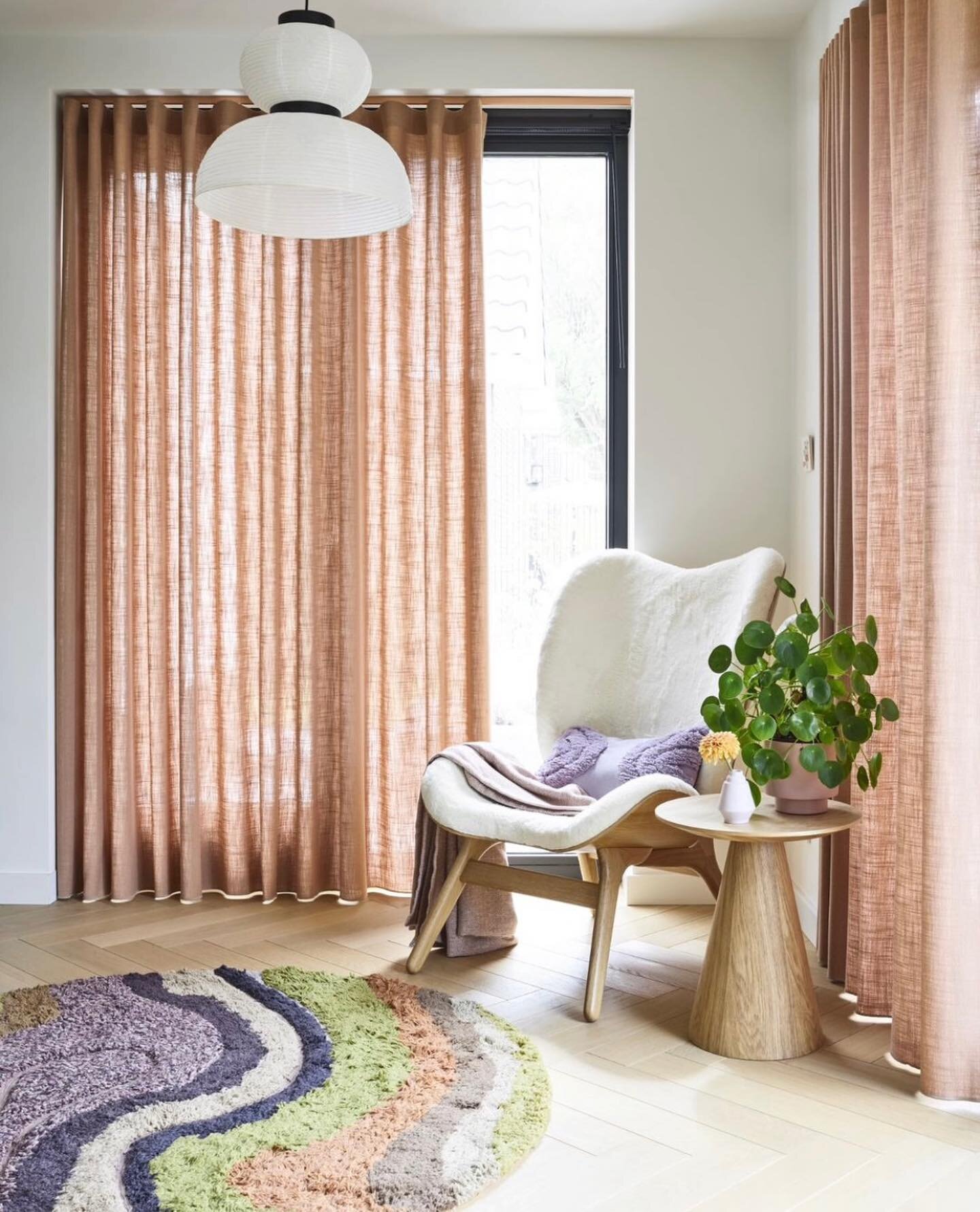 Wave curtains in&nbsp;the spotlight!&nbsp;

Surprisingly not as popular as the double or single pleat curtains, Wave curtains are the perfect window dressing for large open-plan living rooms and dining rooms.&nbsp;When fully open, Wave curtains fold 