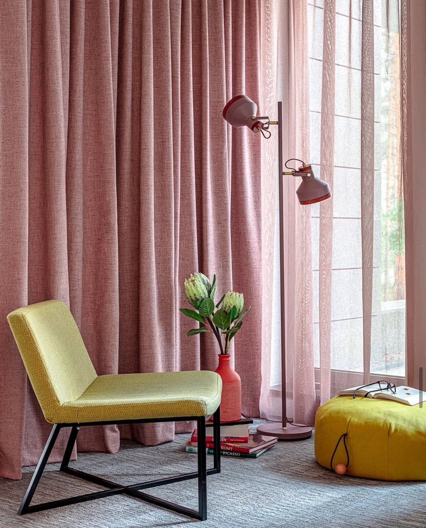 What height should my curtains be?

That&rsquo;s a valid question and we hear it very often. The answer is: it is your own choice. 

Some factors are important for others, but not for ourselves. There are clients who focus on practicality and choose 