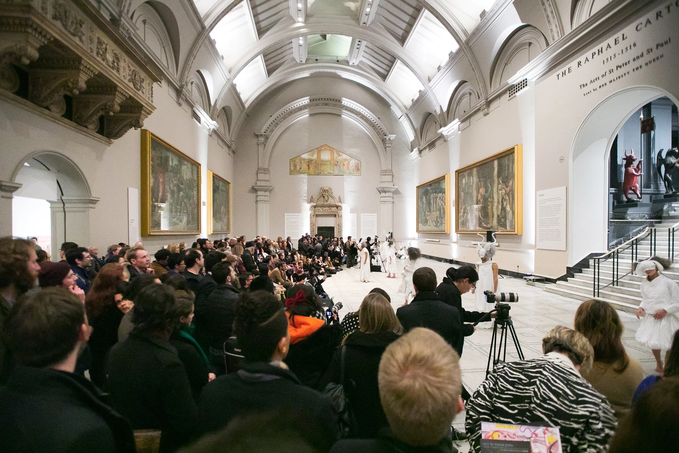 Raphael Room at V&A 演出现场-M.jpg