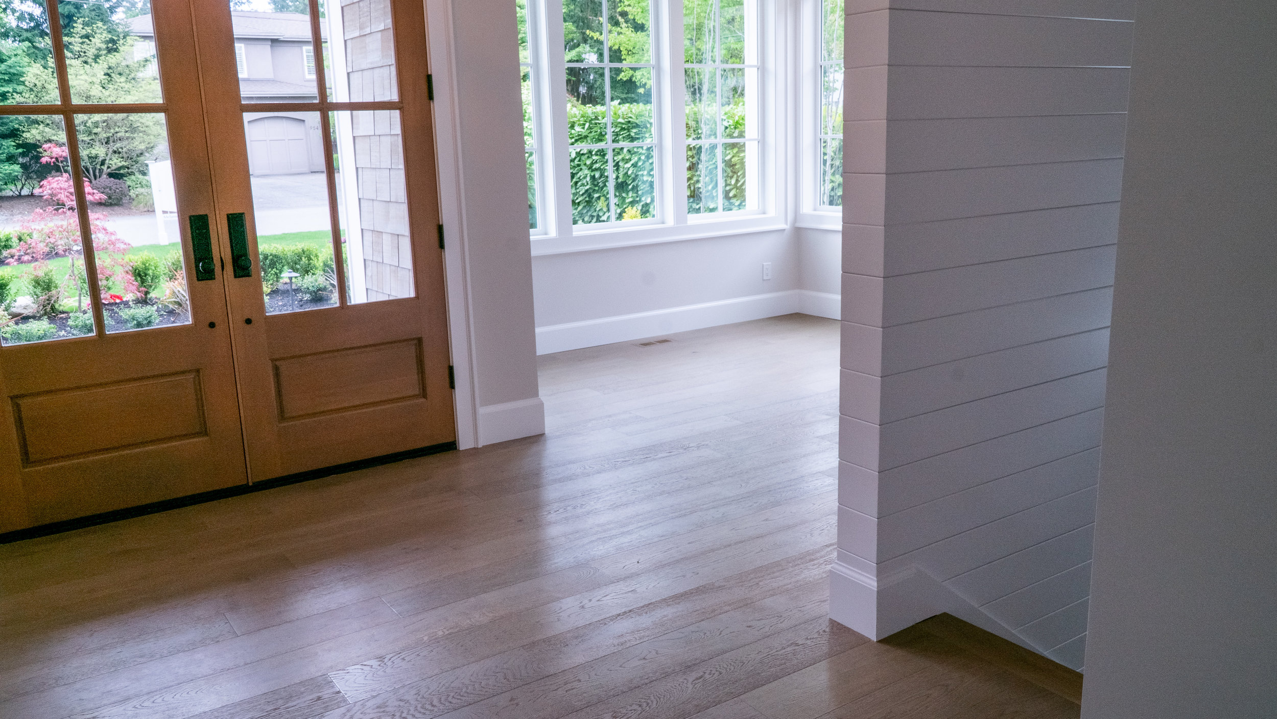 What Are the Pros and Cons of White Oak Hardwood Floors - Artisan Wood  Floors LLC